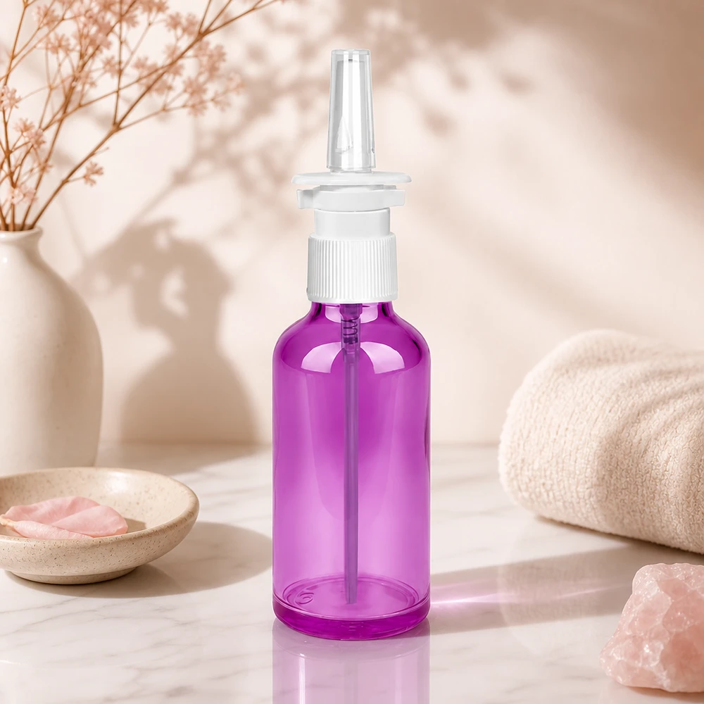 Confezione sterile da 50 ml di spray nasale in plastica viola con distribuzione ottimale dello spray