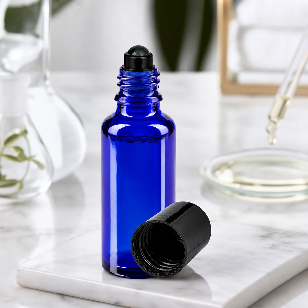 Flacone per deodorante stick in vetro blu 30 ml, roll-on vuoto Flacone in vetro da 30 ml di colore blu cobalto con applicatore roll-on nero e tappo a vite rimovibile