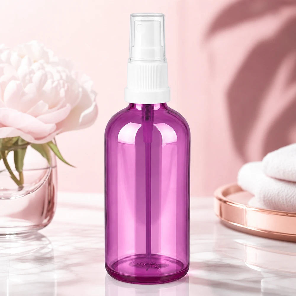 Flacone spray da 100 ml bianco/trasparente Standard PurpleLine UT18/100 Flacone spray compatto da 100 ml, ideale per i viaggi e gli spostamenti, con un elegante design viola.