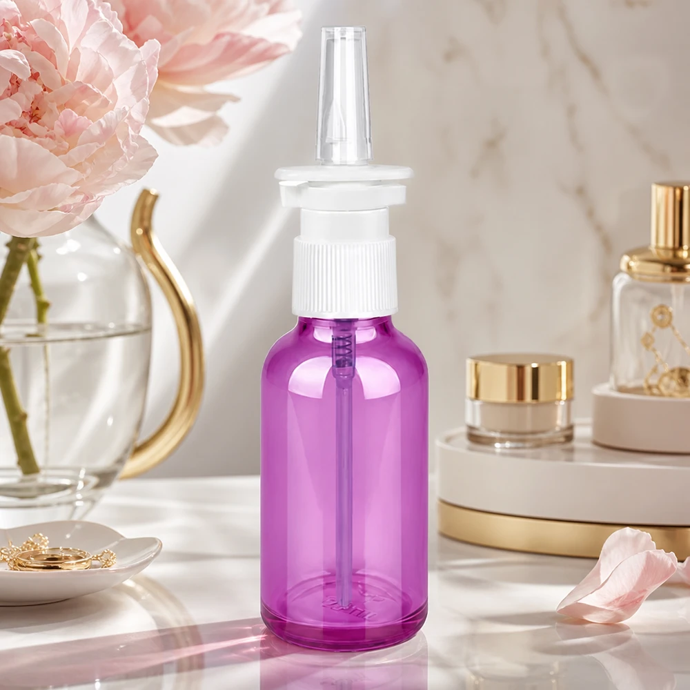 Flacone spray nasale da 30 ml bianco/trasparente standard PurpleLine. UT18/30 Flacone spray nasale funzionale da 30 ml con dosaggio ottimale e design trasparente-viola